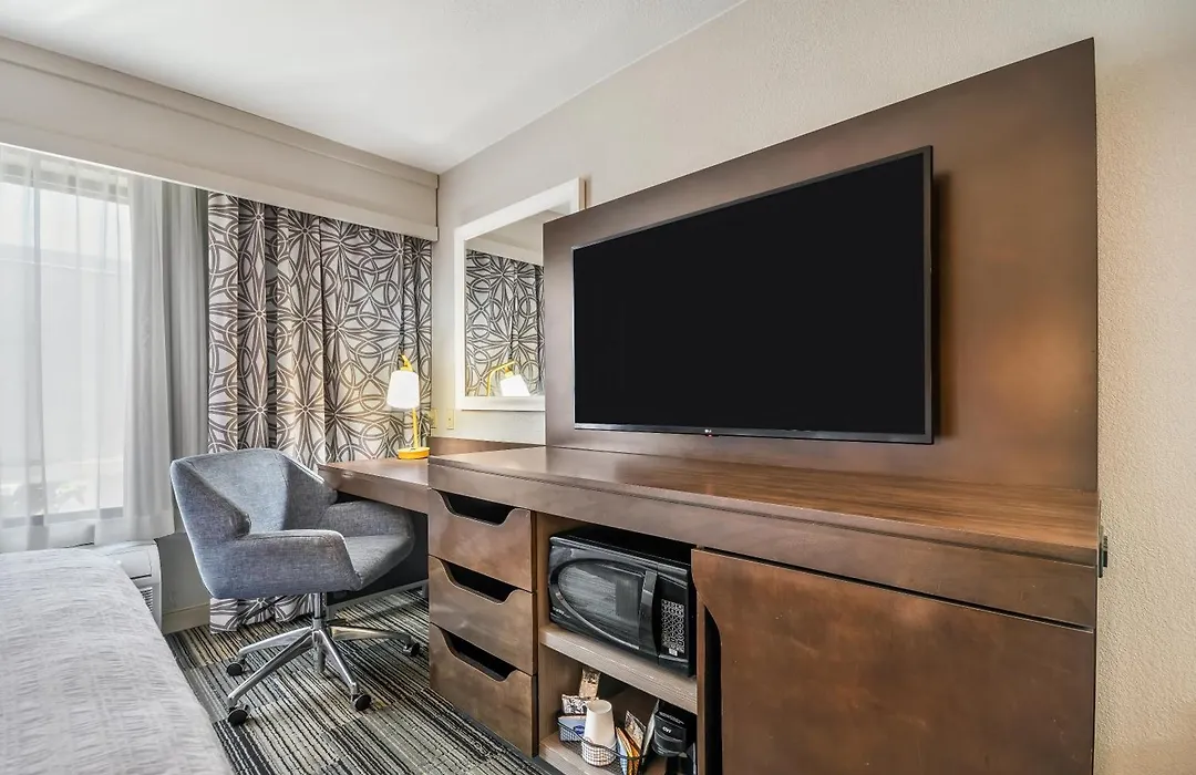 Hampton Inn & Suites Tulare-1