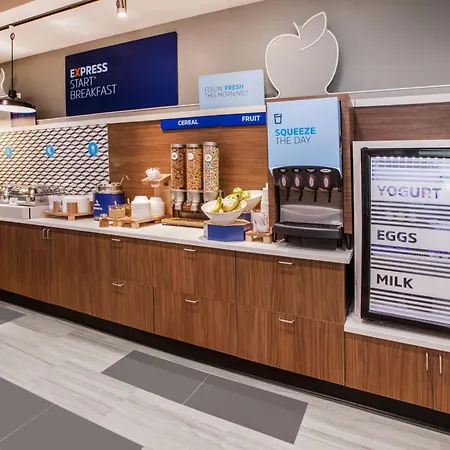Holiday Inn Express & Suites - Tulare By Ihg-2