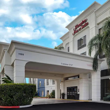 Hampton Inn & Suites Tulare-2